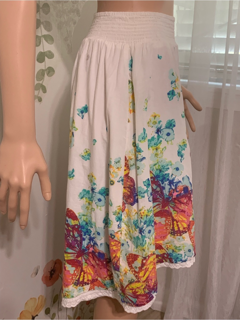 🌸 Sz M Candie's White High Low Midi Skirt with Multicolor Butterfly Print - Picture 4 of 13